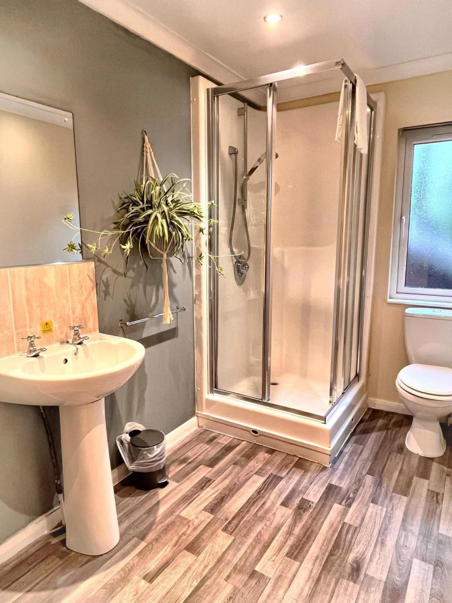 Welsh Villa-Hot Tub-Tenby-Carmarthen-Forestsetting Kültér fotó
